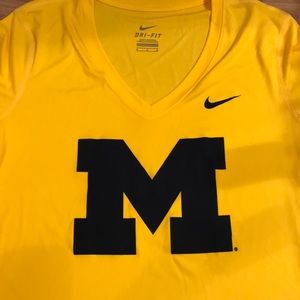 NWT U of Michigan Nike dri-fit